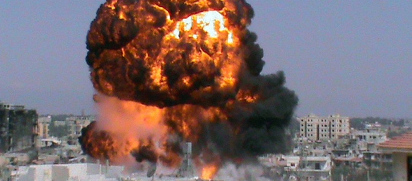 Πέταξε τσιγάρο στον υπόνομο και προκάλεσε έκρηξη! – Bίντεο